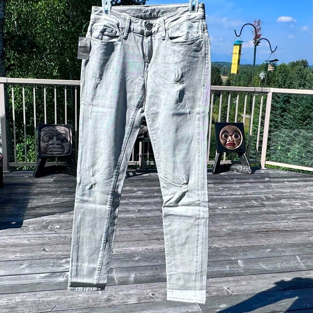 Women’s Mavi Alexa Jeans, distressed, light grey, NWT